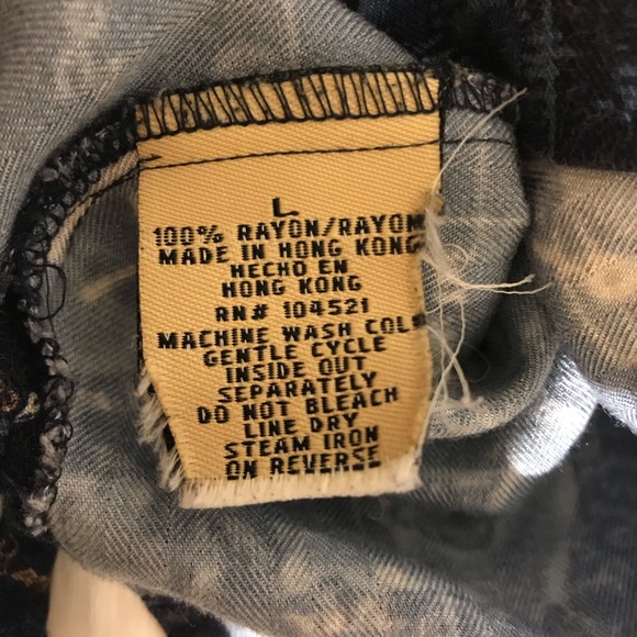 La Cabaña Tropical  Map Button Down Shirt - Picture 8 of 8